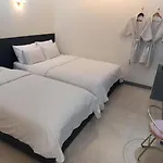 Shinchon Y Hotel