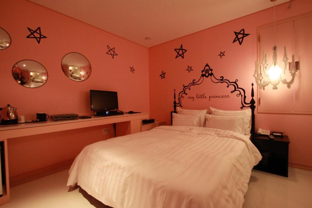 Shinchon Y Hotel