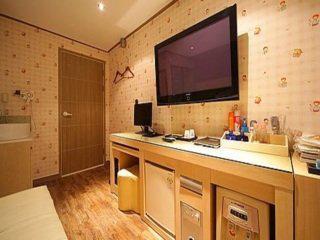 Shinchon Y Hotel *