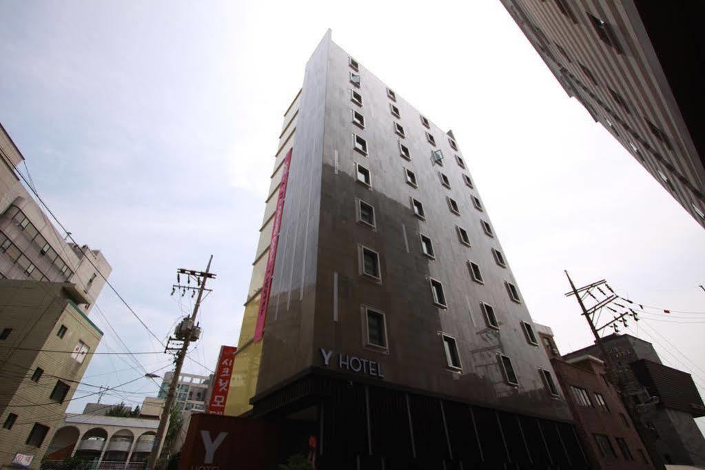 Shinchon Y Hotel *
